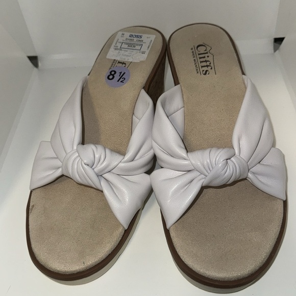 Cliffs White Mountain Azula Twist Knot Wedge Sandals Vegan Leather Women’s 8.5 - Picture 2 of 11